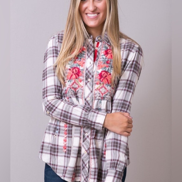 Johnny Was top, size S/M, tags removed, but RN # is a match, very good condition - Picture 4 of 10